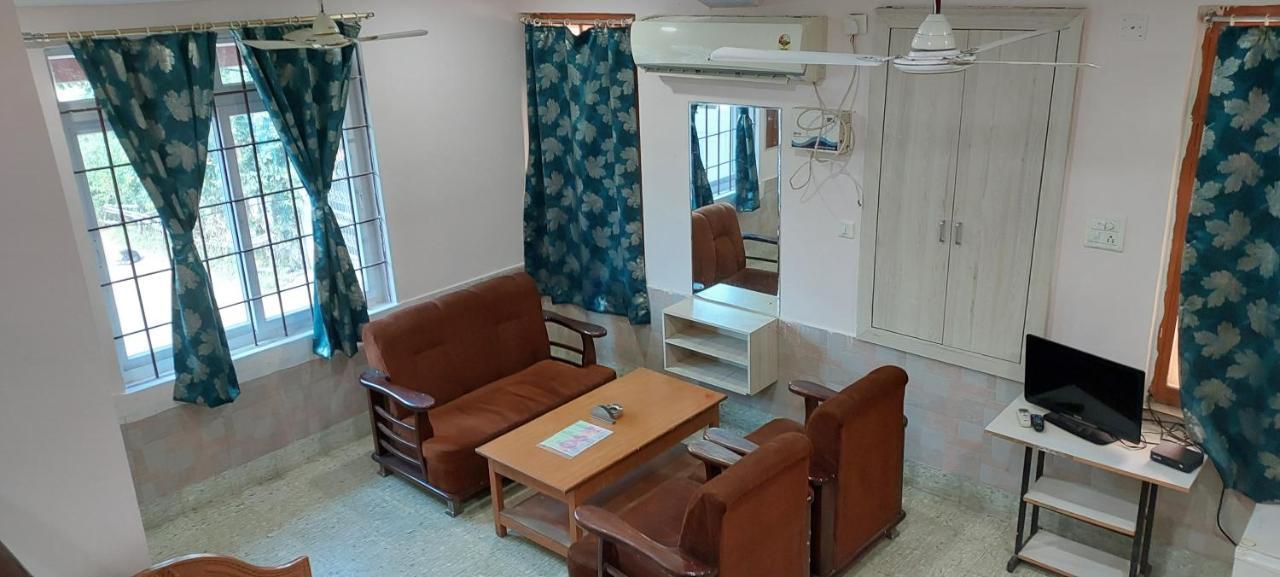 Radhika Resort ブバネーシュワル エクステリア 写真